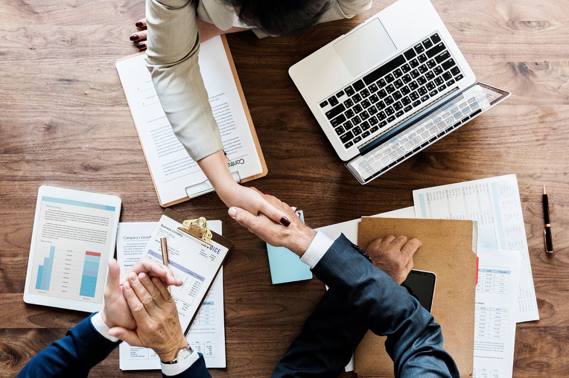 Business card photo created by rawpixel.com - www.freepik.com